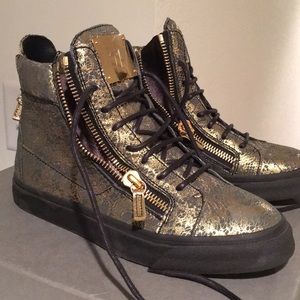 Giuseppe Zanotti Lace Sneaker (black and gold)